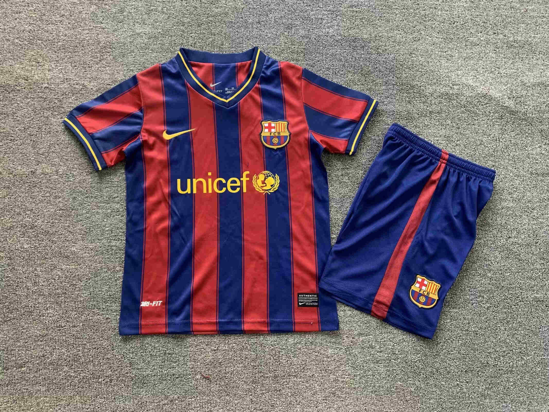 2009-2010  FC Barcelona home  kids kit  soccer jersey